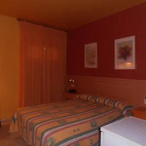 2* Casa de hóspedes Carlos Iii
