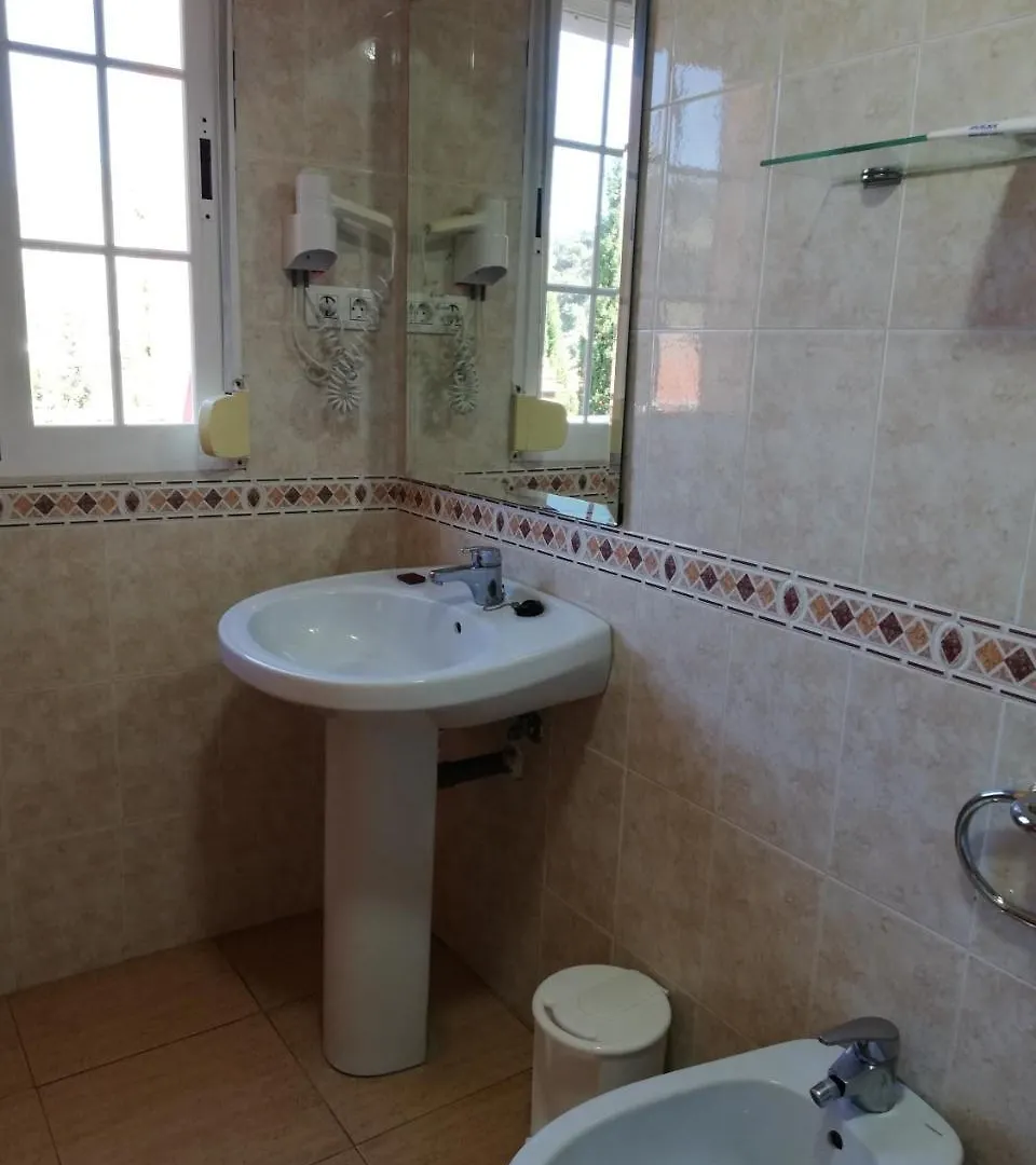 Labella María Hotel Pinos Genil 2*,  Espanha